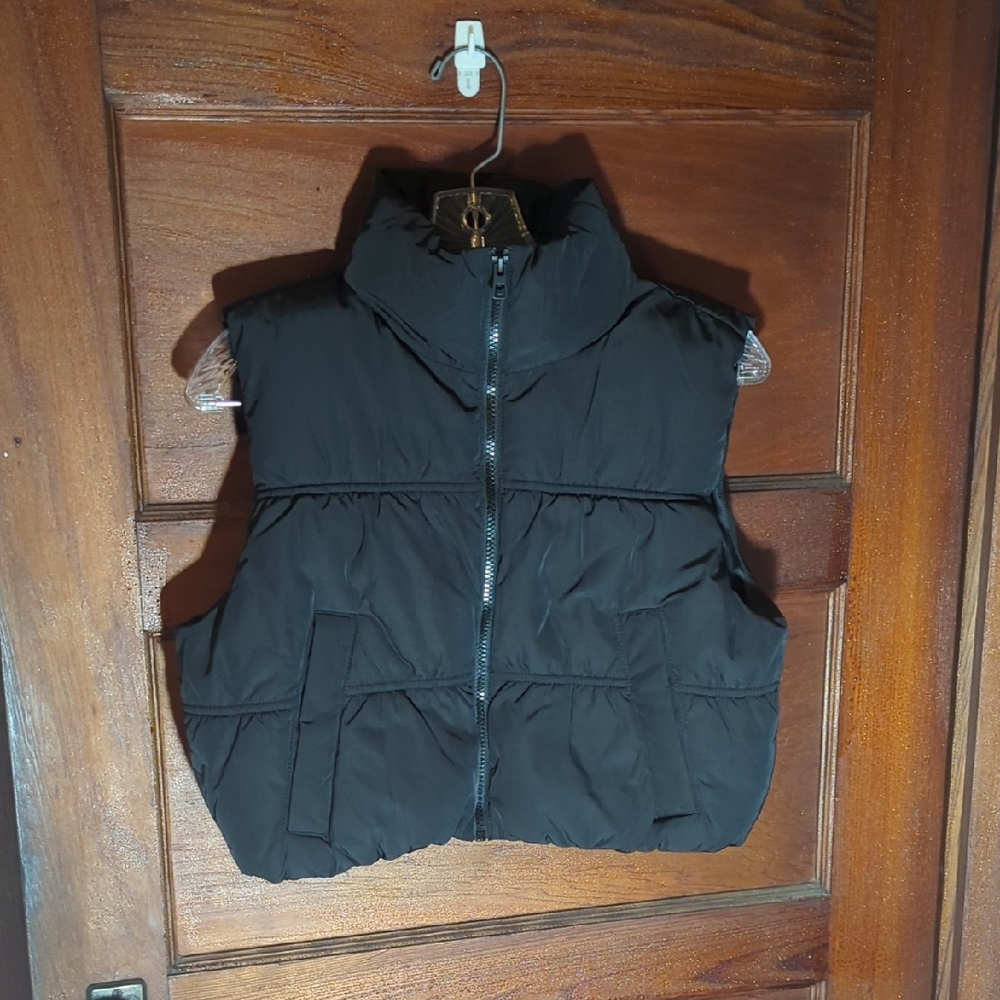 Cropped Black Puffer Vest